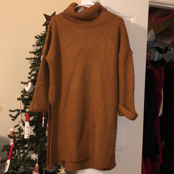 Sweaters - Camel Sweater